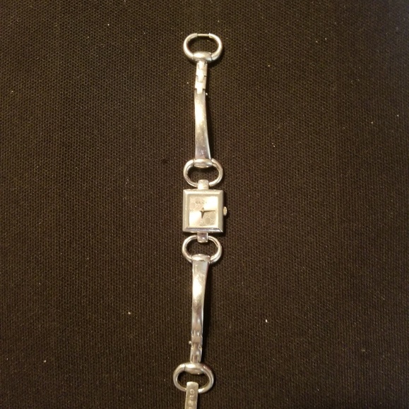 Authentic & serial numbered Gucci womens watch - Picture 4 of 4